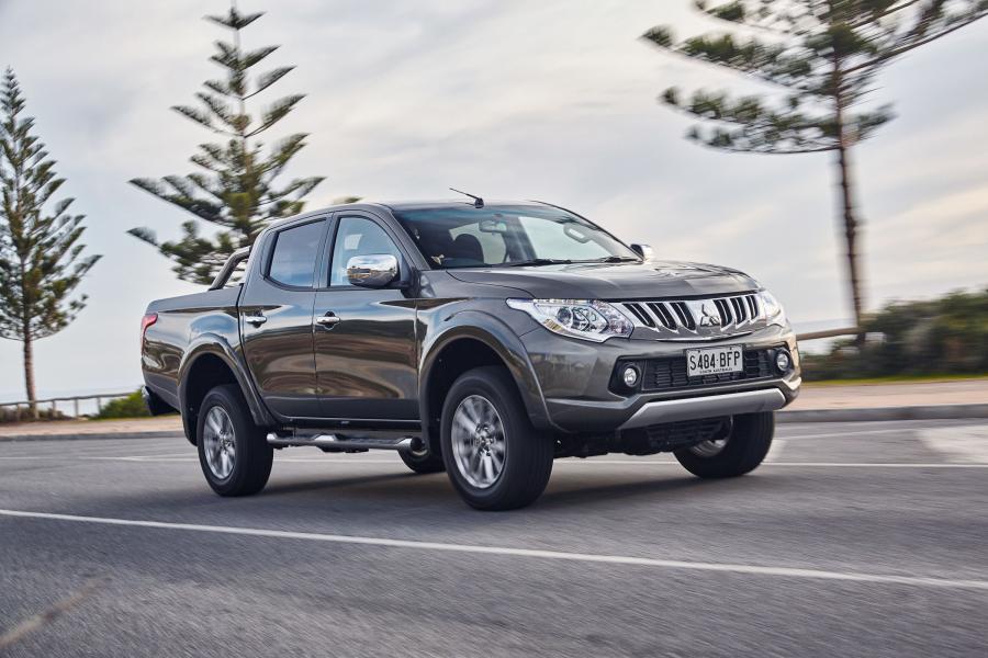  Mitsubishi Triton GLS Double Cab 2015 года  (AU) (фото 1 из 27)